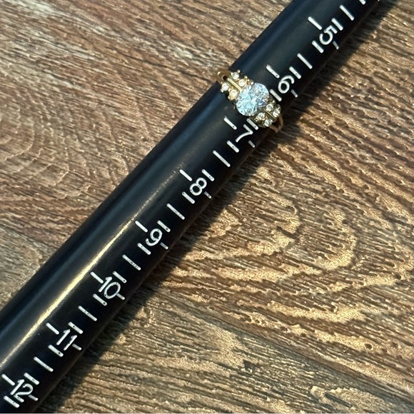 Gold Ring - Picture 10 of 10